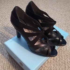 Life Stride Black Leather Heels